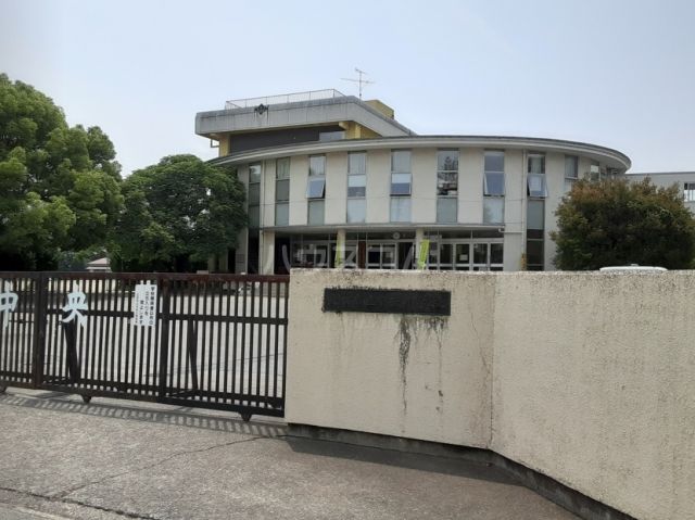 小学校　太田市立中央小学校（小学校）まで505m