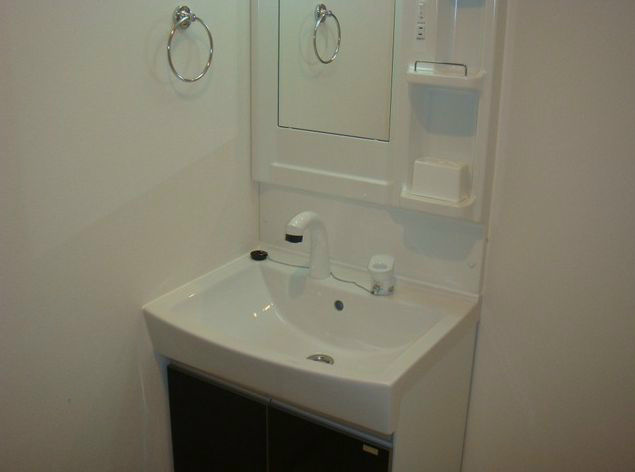 洗面設備　朝に便利なシャンプードレッサーです。