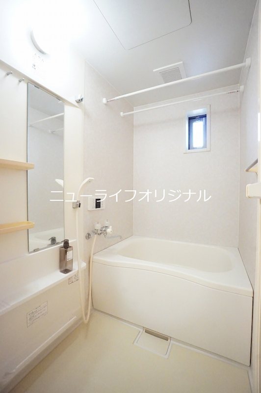 バス・シャワールーム　追い焚き機能付き浴室