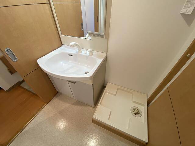 洗面設備　使いやすい洗面台です