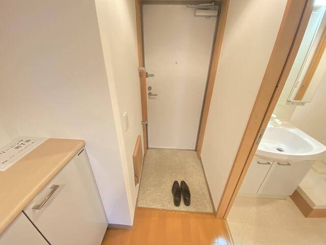 玄関　玄関収納あります