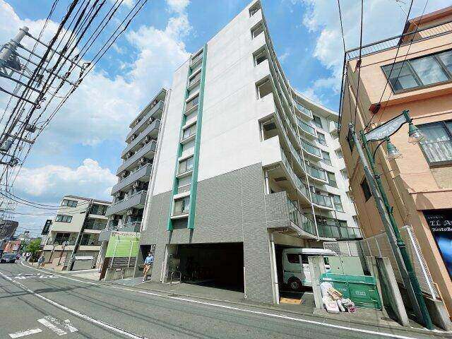 建物外観　オートロック付き