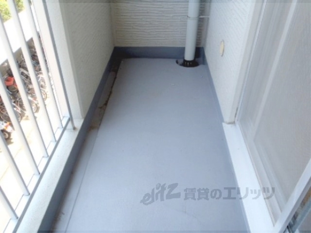 バルコニー　道路側ベランダ