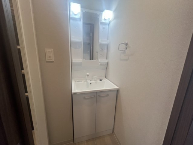 洗面設備　コンパクトで使いやすい洗面所