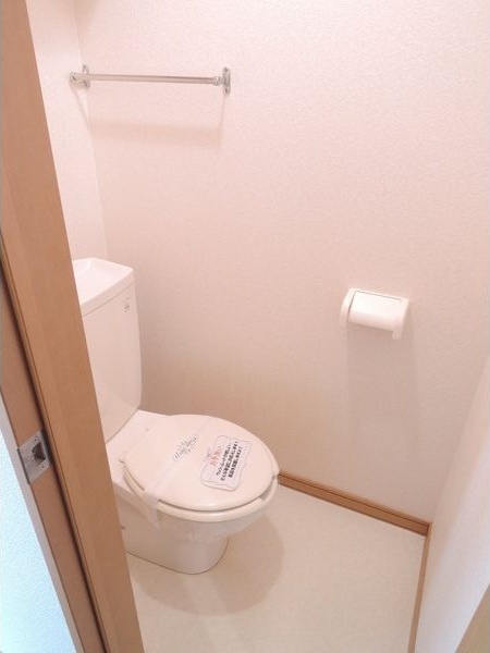 トイレ　他号室のお写真です。参考にご覧ください。