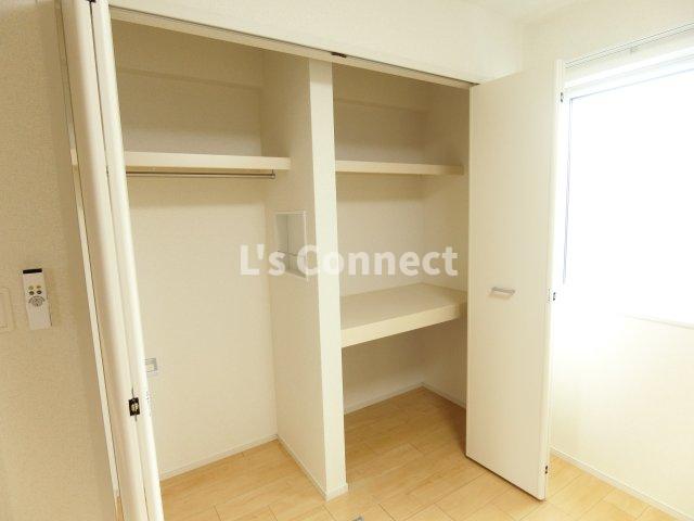 収納　クローゼットでお荷物もすっきり収納。