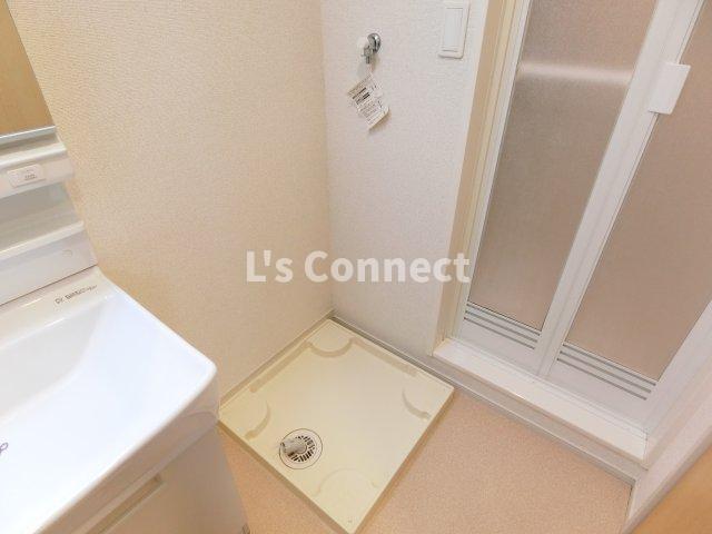 その他設備　室内洗濯機置き場には排水パン付き。