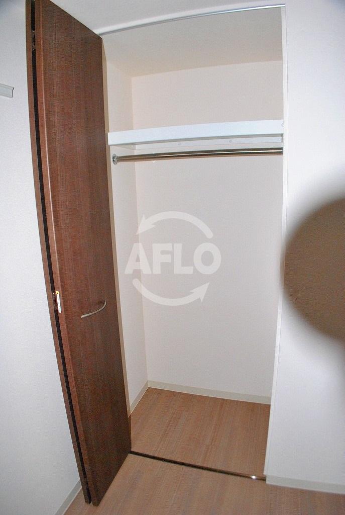 収納　プレサンス難波フィネスト　クローゼット