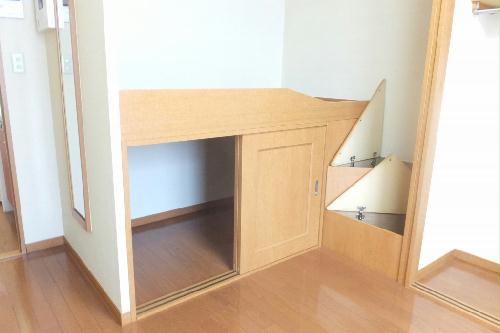 その他部屋・スペース　ベット下収納スペース付き
