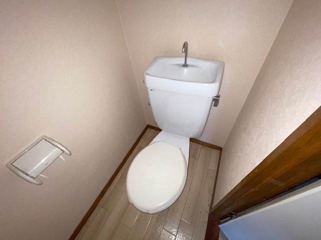 トイレ　別号室の写真