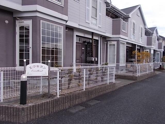 エントランス　ゆとりのあるエントランスです