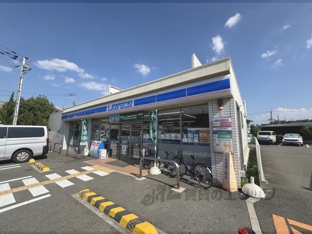 コンビニ　ローソン伊丹下河原二丁目店（コンビニ）まで400m
