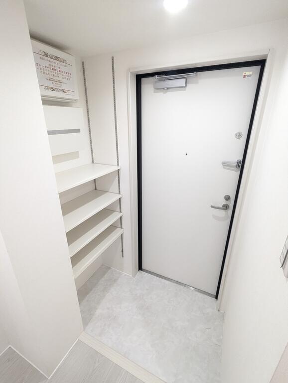 玄関　シューズボックス兼玄関収納