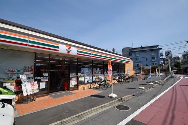 コンビニ　セブンイレブン（コンビニ）まで483m
