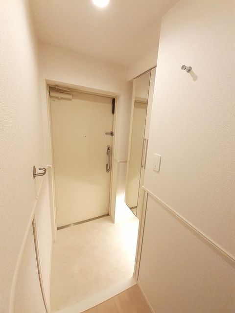 玄関　☆収納アリ☆