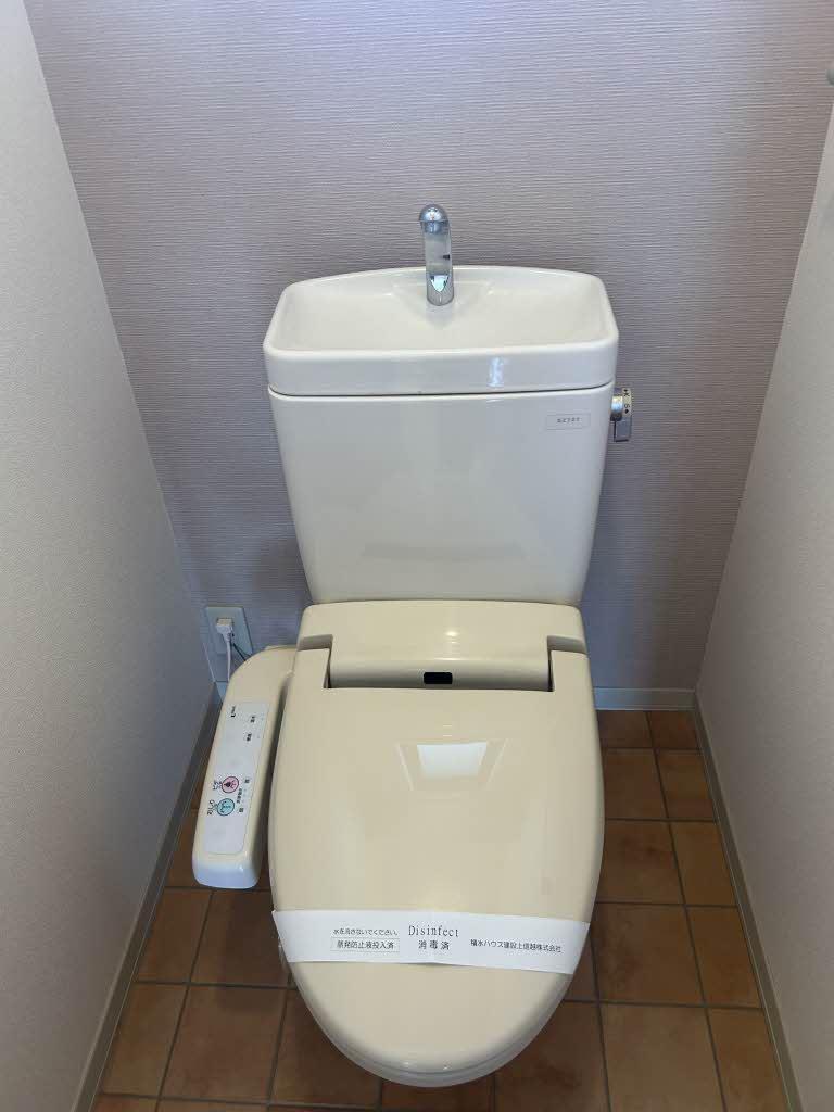 トイレ　別部屋写真です