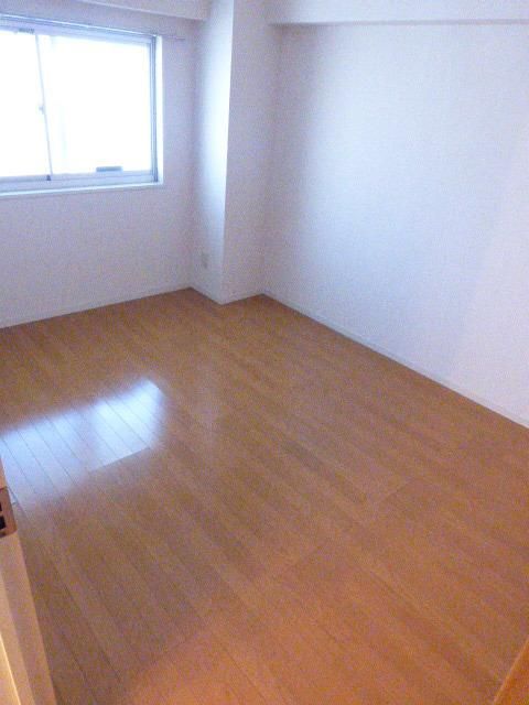 その他設備　北側の洋室です