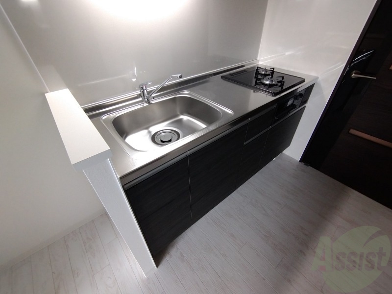 キッチン　システムキッチン完備で２口ついているので料理もできます！