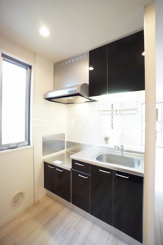 キッチン　料理を運んだり後片づけにも便利な対面キッチン。