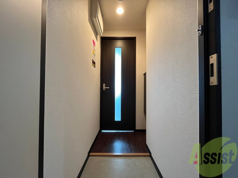 玄関　玄関の様子です。明るい印象ですね。気分もあがりそう。