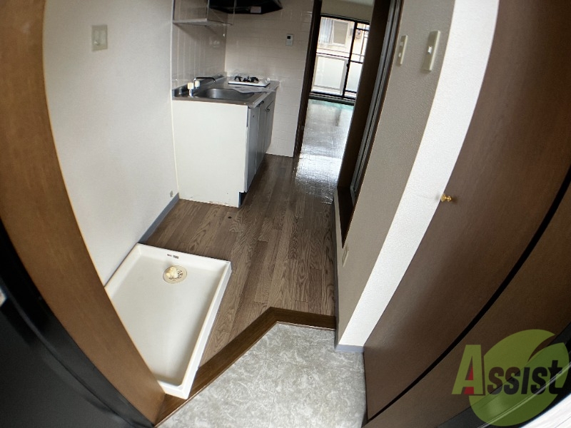 玄関　玄関はこちら靴の脱ぎ履きがしやすそうですね