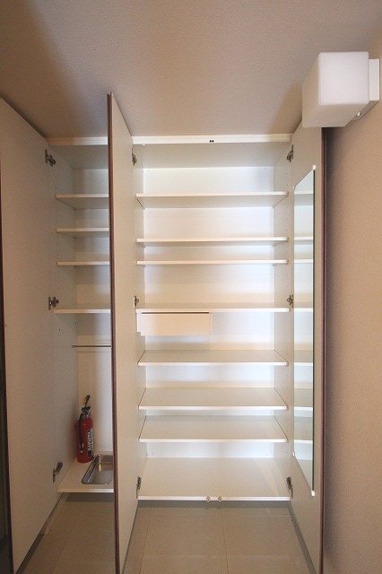 収納　たくさん収納できるシューズボックス