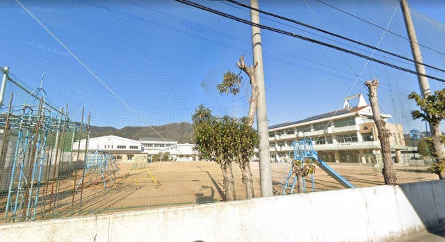 小学校　宍粟市立城下小学校（小学校）まで1800m