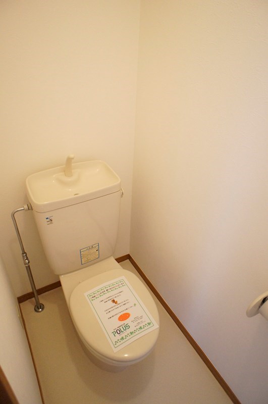トイレ　温水洗浄便座設置済（写真は設置前です）