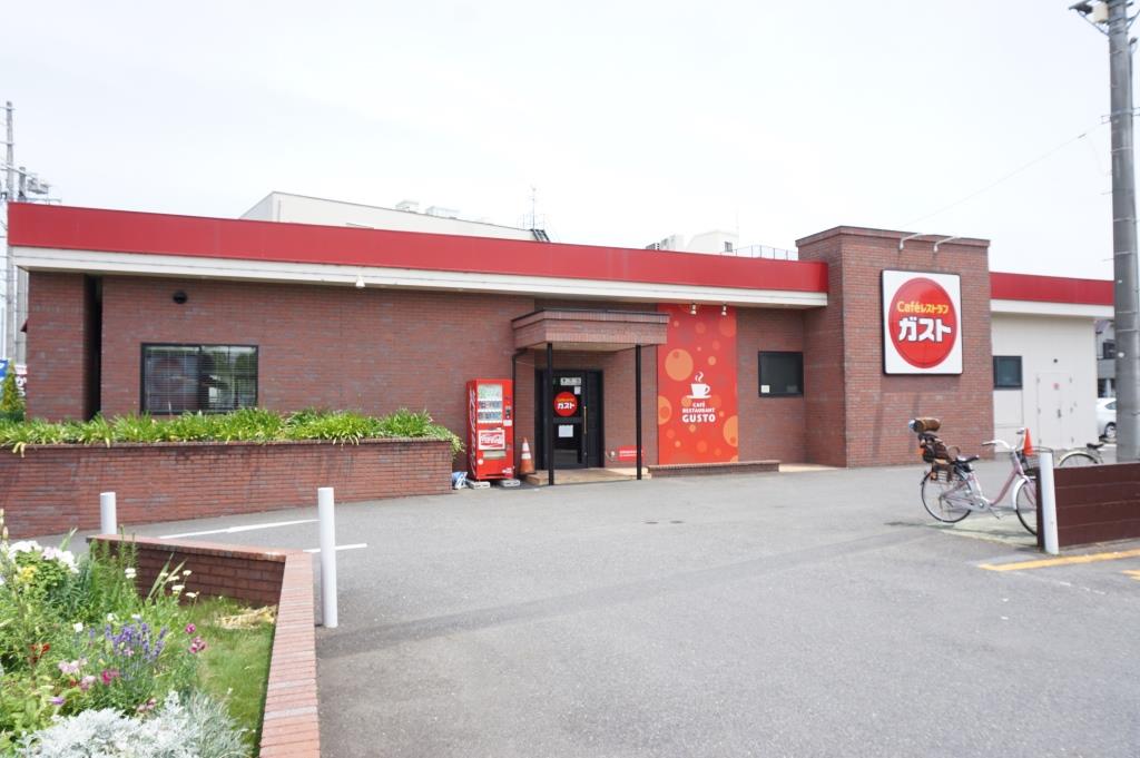 その他　ガスト 三郷高州店(から好し取扱店)（その他）まで296m