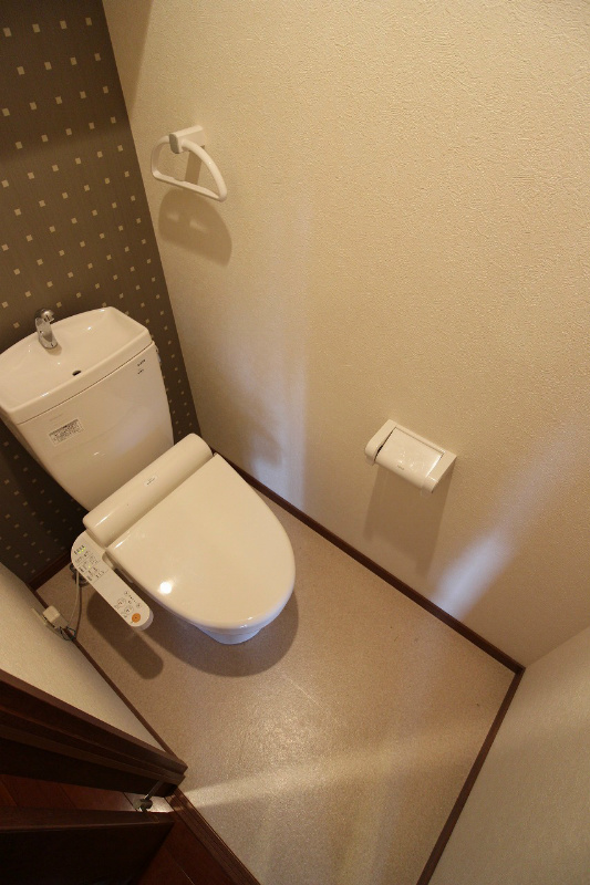 トイレ　嬉しいウォシュレット付