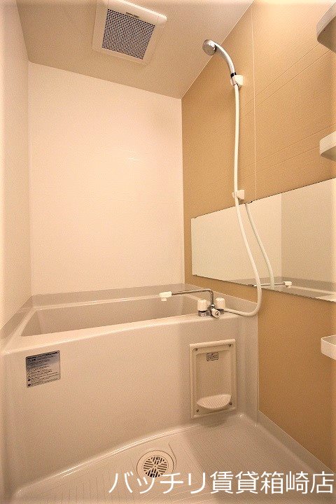 バス・シャワールーム　別部屋写真の為現状を優先します