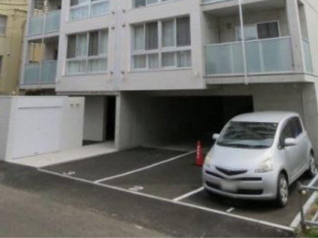 駐車場　駐車場