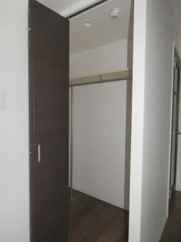 収納　ウォークインクローゼット