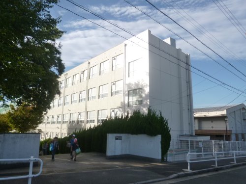 小学校　植田小学校（小学校）まで340m