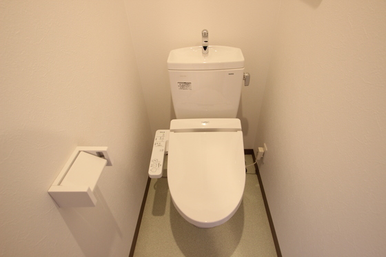 トイレ　※他部屋の写真です。現況優先