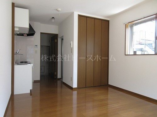 居室・リビング　※別号室参考写真