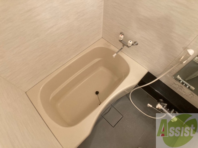 バス・シャワールーム　お風呂になります。一日の疲れを癒してくださいね。