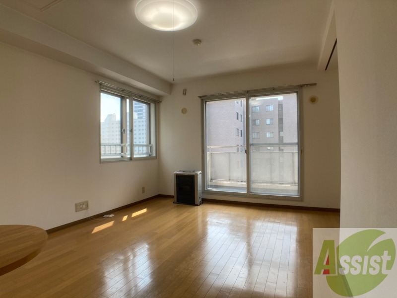 居室・リビング　広くてキレイなお部屋が広がっていて、充実した生活が送れそう。