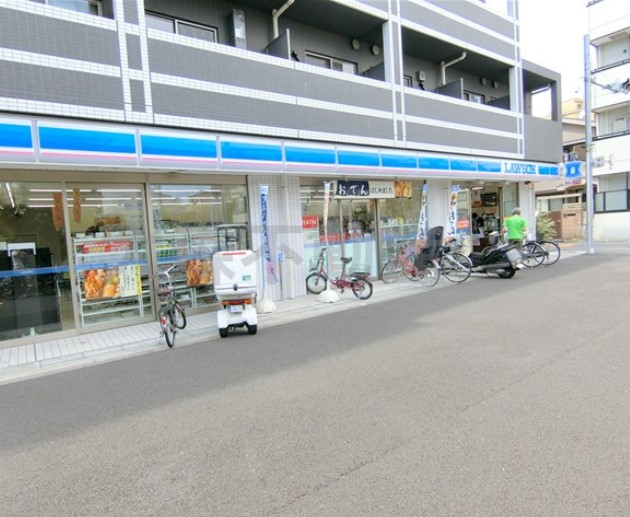 コンビニ　ローソン大森西四丁目店（コンビニ）まで132m