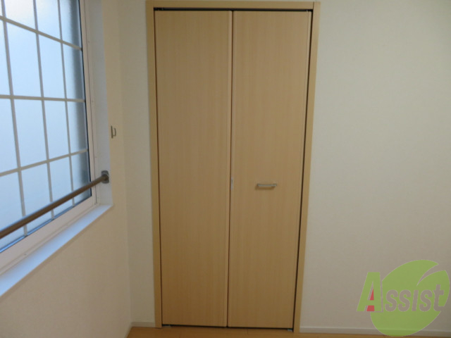 収納　クローゼットがありました。お洋服や荷物はここへ