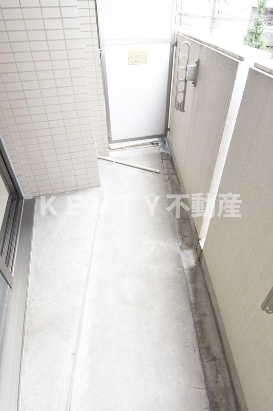 バルコニー　開放的で明るい空間を演出してくれるバルコニーです