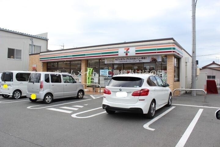 コンビニ　セブンイレブン豊橋東脇店（コンビニ）まで885m