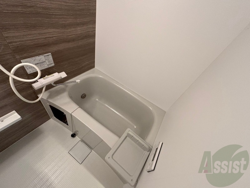 バス・シャワールーム　お風呂になります。一日の疲れを癒してくださいね。