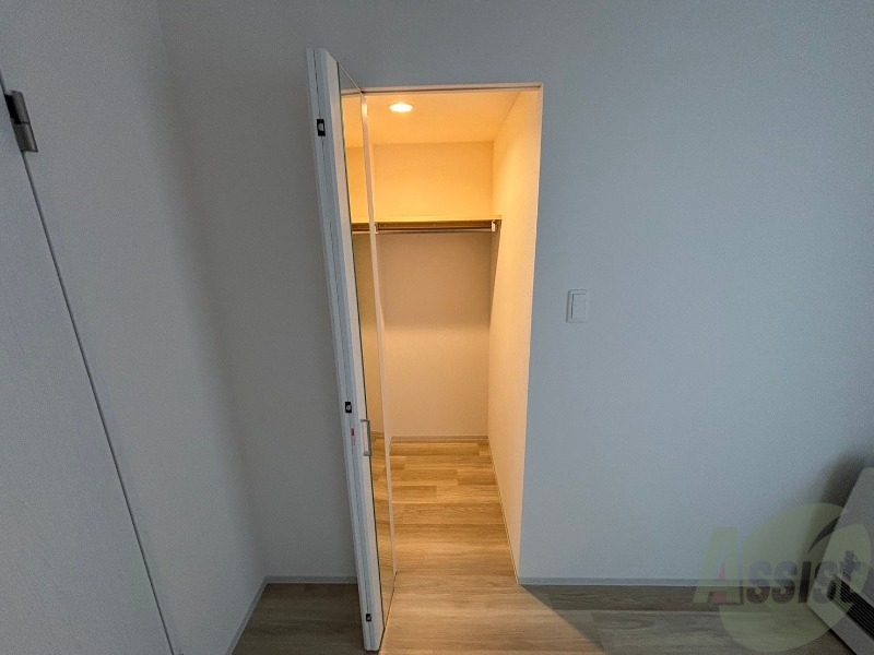 収納　クローゼットは奥行きもあり、荷物が多い方でも安心です。