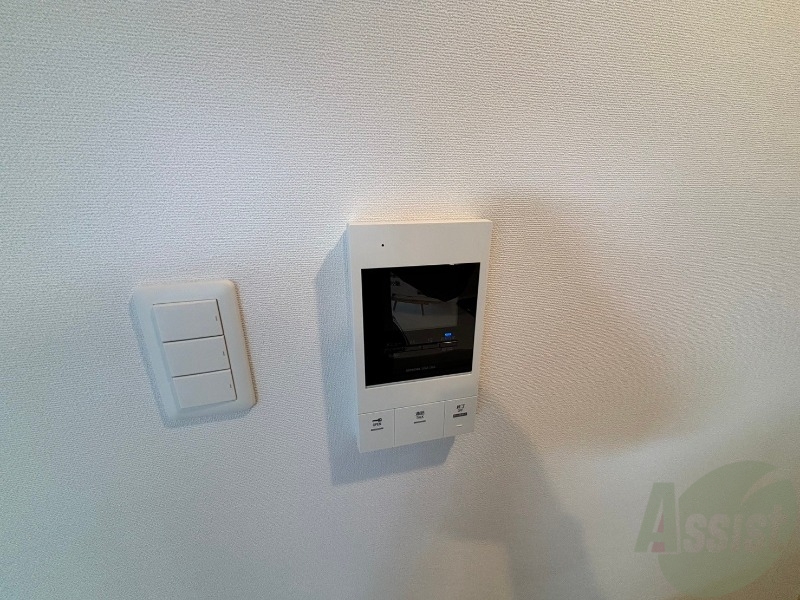 セキュリティ　モニタ付インターホンです。セキュリティ面も安心ですね！