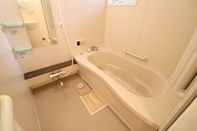 バス・シャワールーム　追い焚き給湯