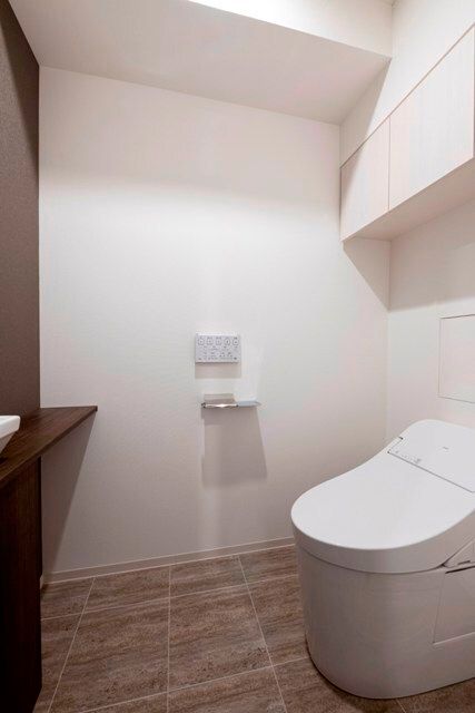 トイレ　♪温水洗浄便座♪■ウォールキャビネット収納付き♪