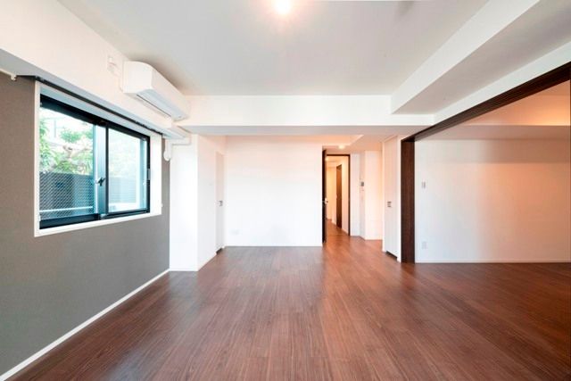 居室・リビング　■エアコン３台■24時間換気システム■ダウンライト■２面採光