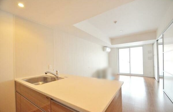 居室・リビング　使いやすい形の為、レイアウトを楽しめます♪