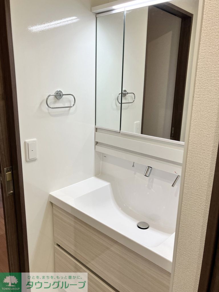 洗面設備　★綺麗な三面鏡です★